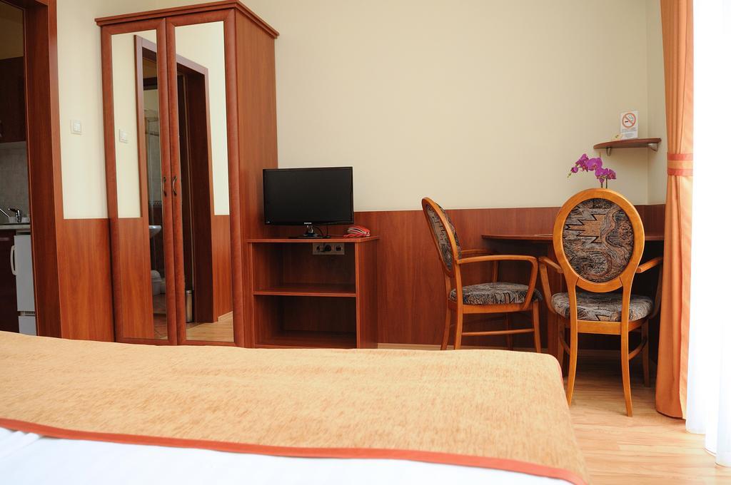 Apartman Bella Hotel Siofok Bilik gambar