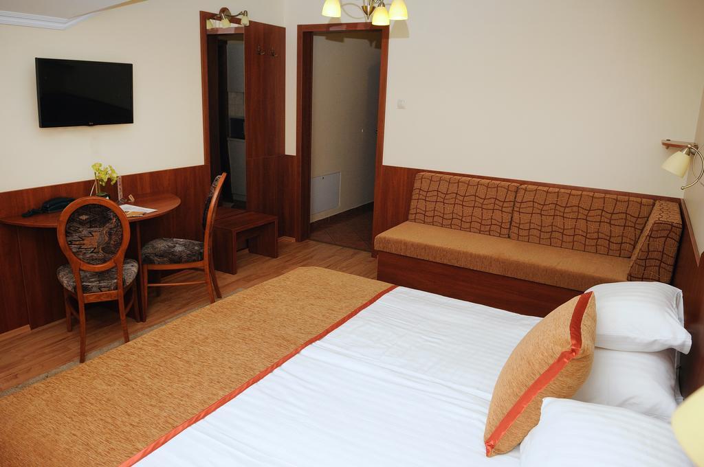 Apartman Bella Hotel Siofok Luaran gambar